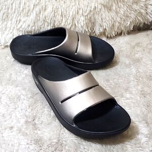 Oofos Women's Metallic Slide Sandals